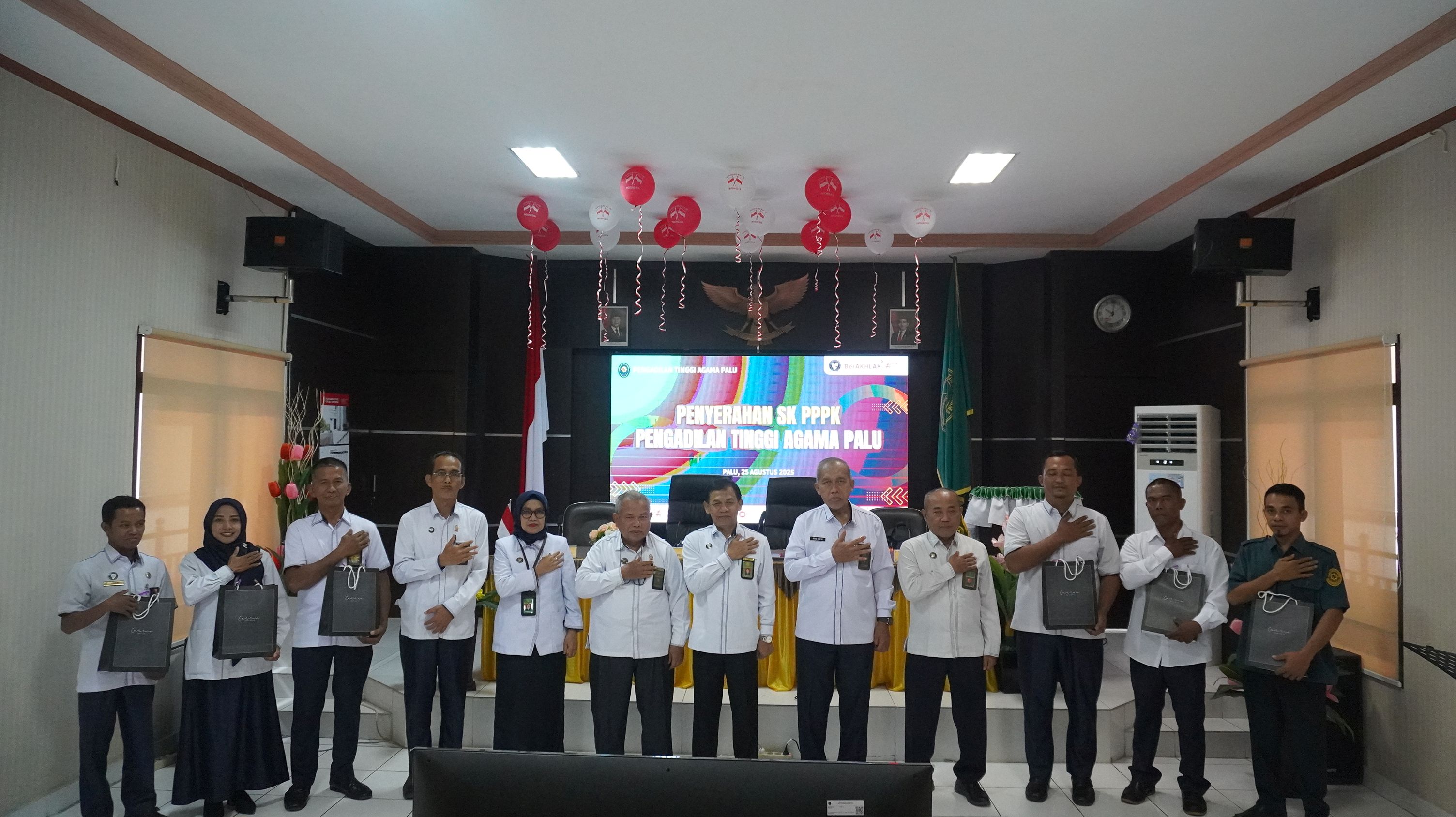 4 Penyerahan SK PPPK Dan Pengantar Alih Tugas Pengadilan Tinggi Agama Palu 082025