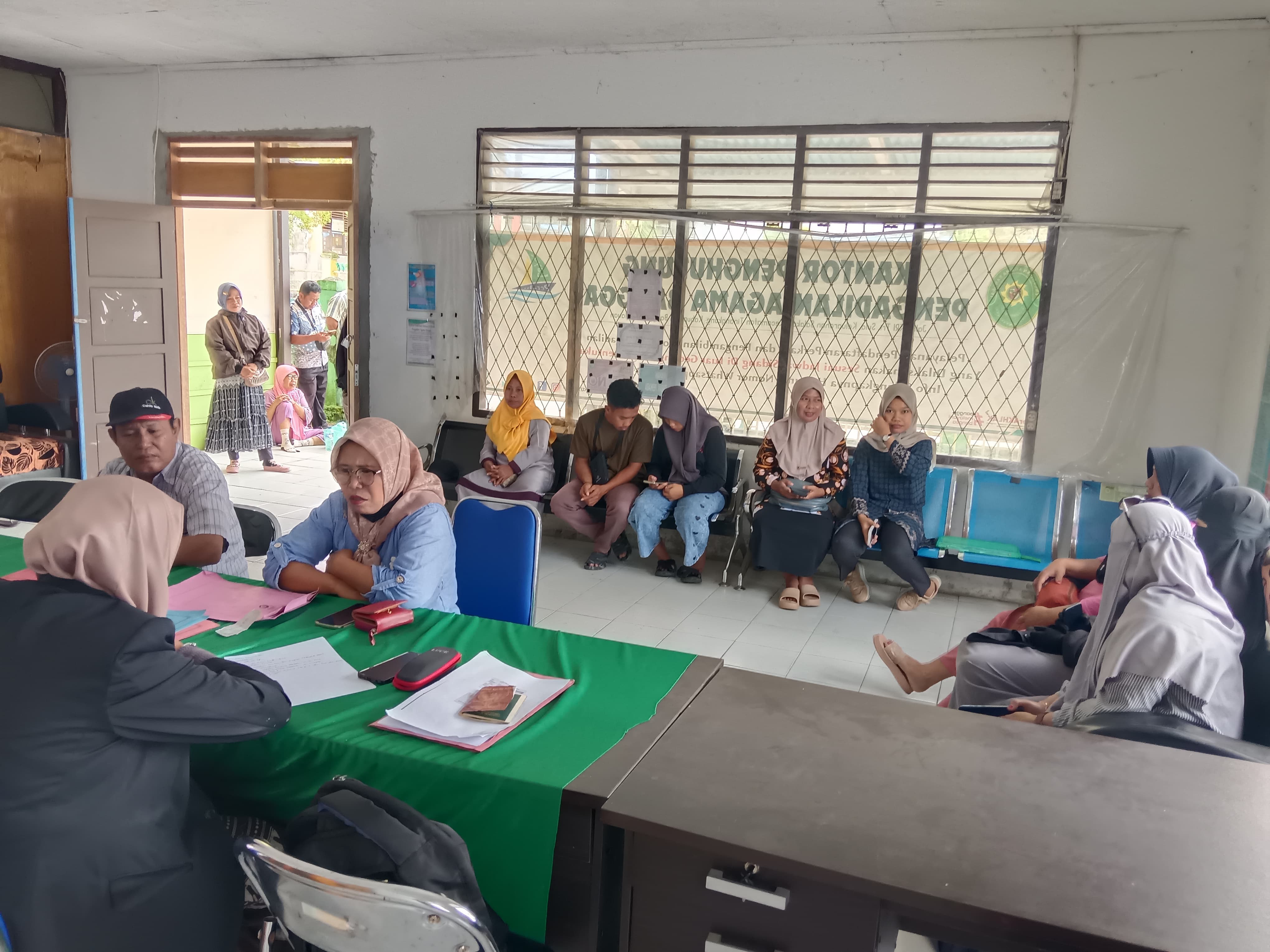 5 Sidang Di Luar Gedung Pengadilan Agama Banggai 100725