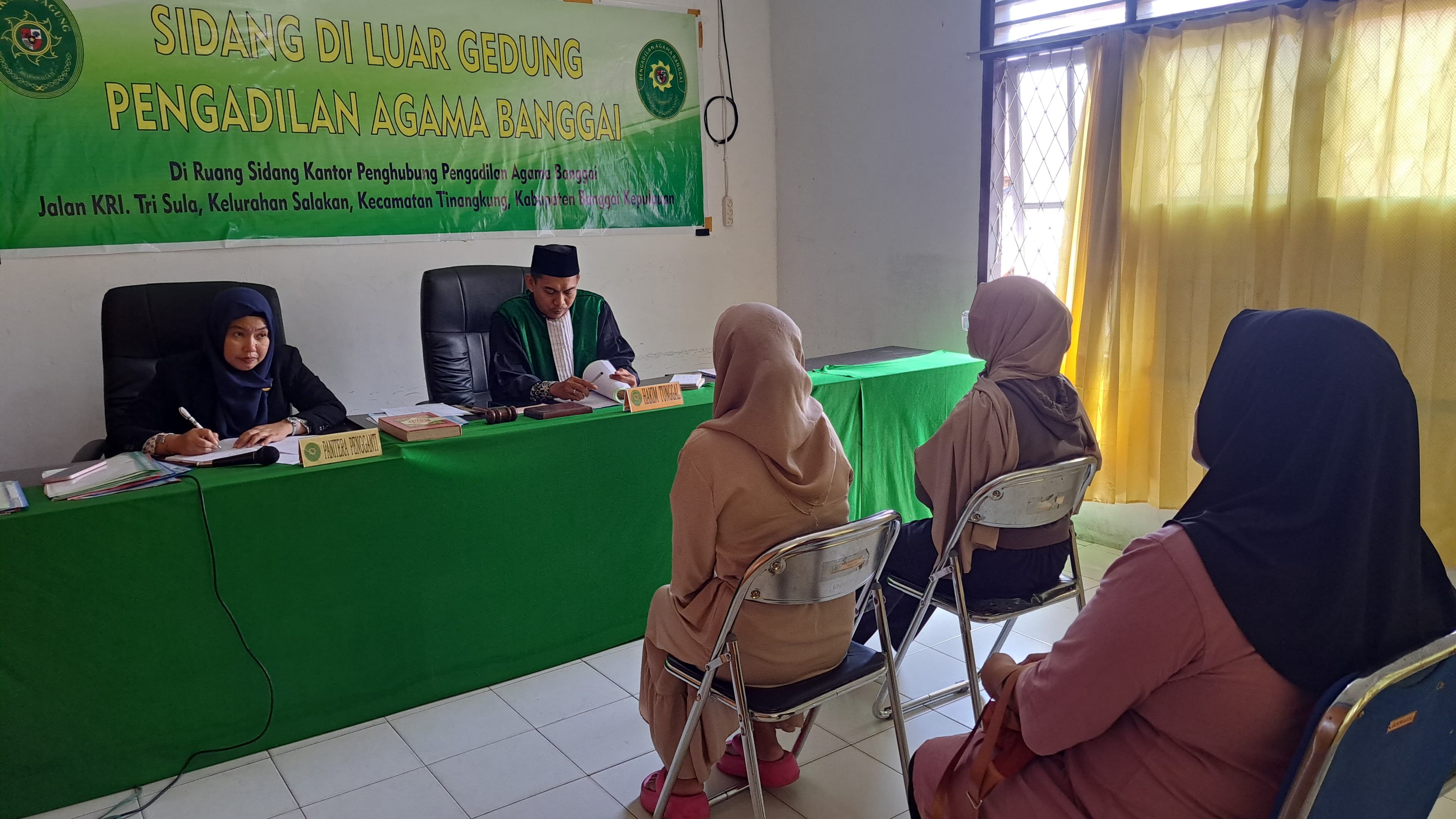 6 Sidang di Luar Gedung Pengadilan Agama Banggai