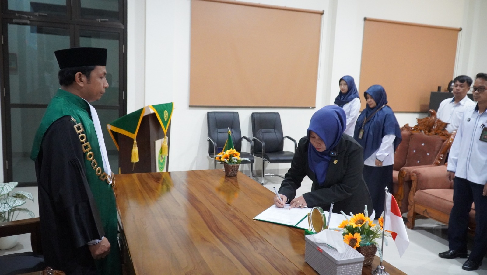 1 Ketua Pengadilan Agama Donggala Lantik Panitera Pengganti 1382025