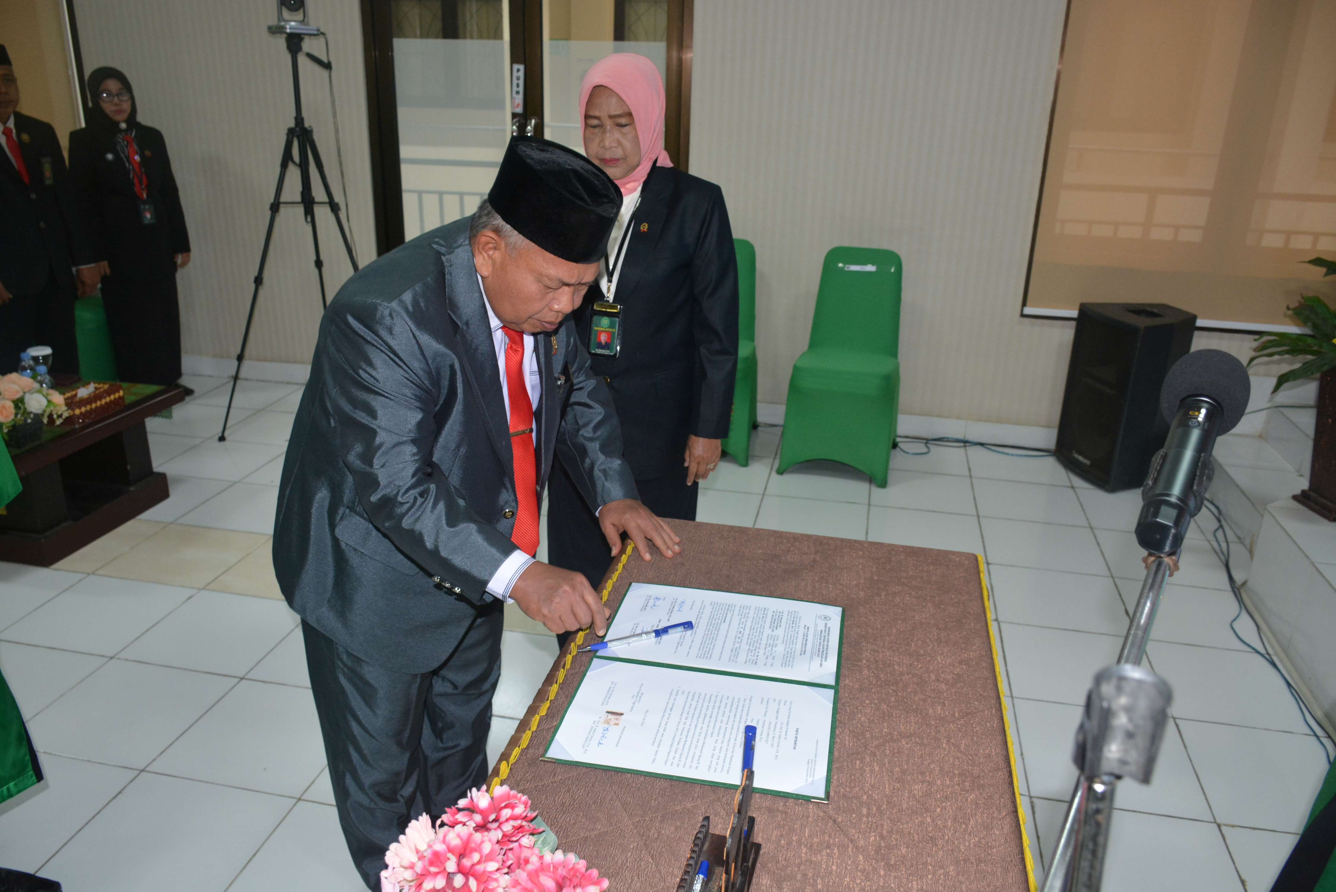 5 Pengambilan Sumpah Jabatan Dan Pelantikan Wakil Ketua Pengadilan Tinggi Agama Palu Juli 2025