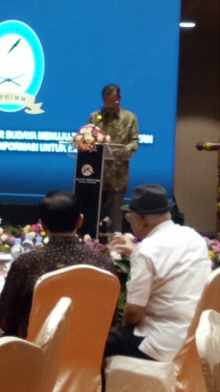 b01e9eea 8f34 4c4b abaf c05353070fd1