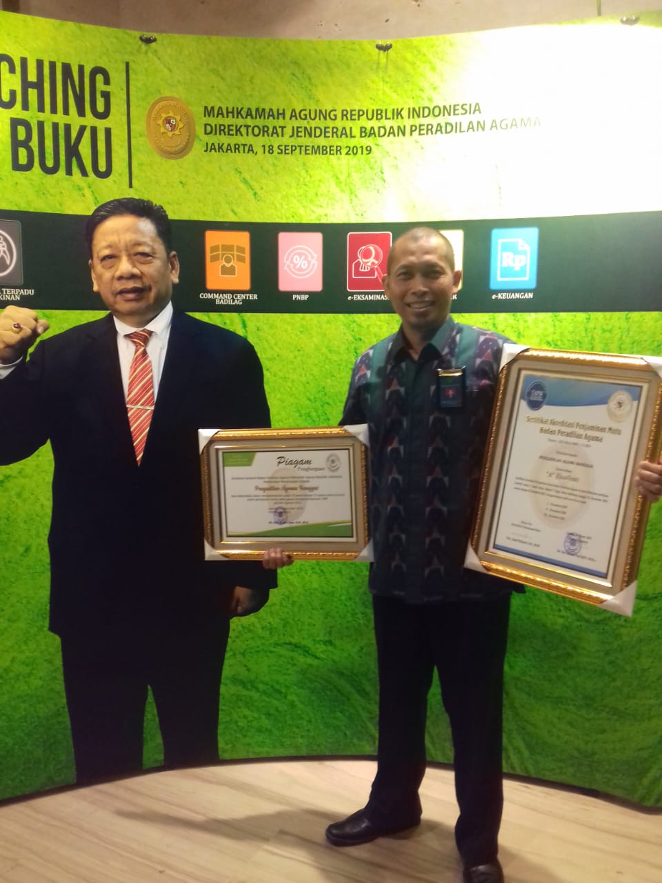 c90edaab 096e 404e 901c 5c6cfef945cc